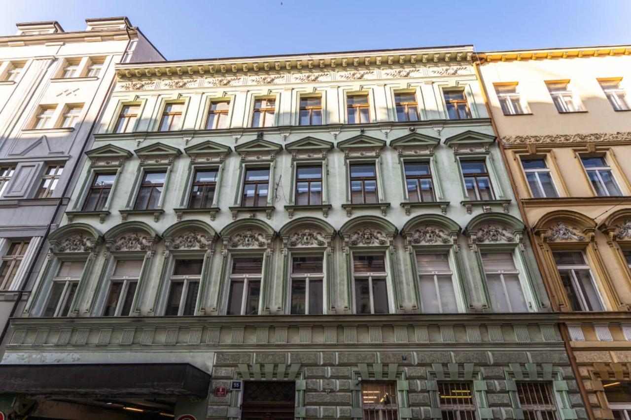 Place of Grace - A Few Steps From the Museum - B&B Praga