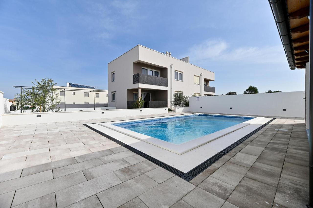 CROWONDER Holiday House Helora with Swimming Pool - CROWONDER LUXURY RENT - B&B