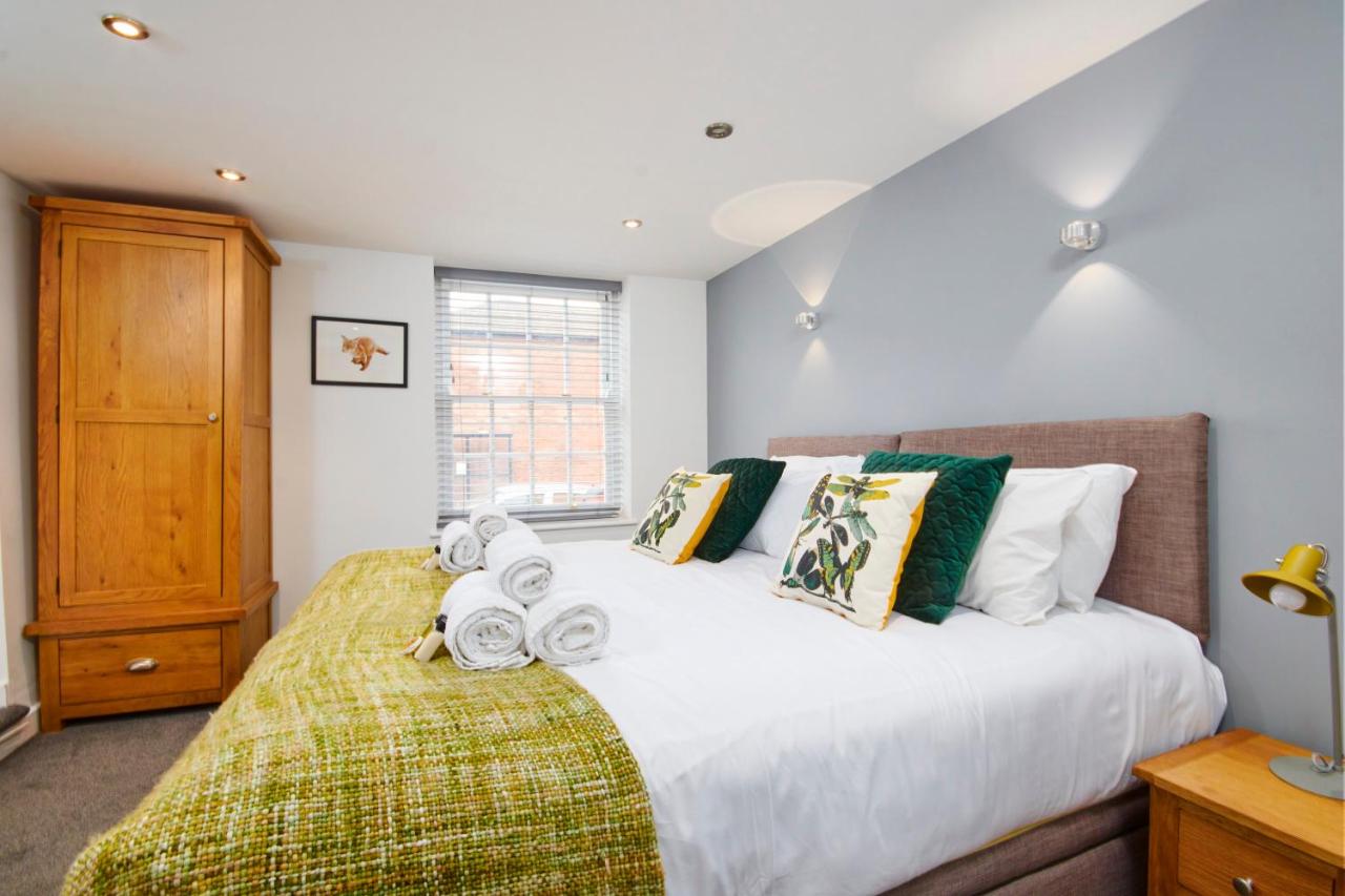 One-Bedroom Standard Apartment
