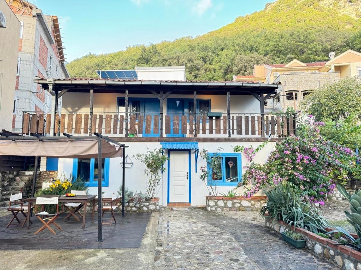 Charming Cozy Home on the Beach - B&B