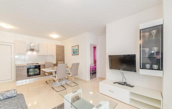 Ella - B&B Biograd na Moru