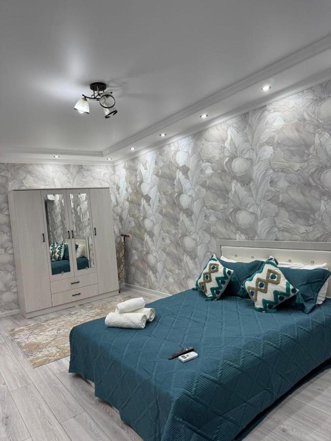 Уютная однокомнатная квартира с видом на горы - Bed and Breakfast Almaty