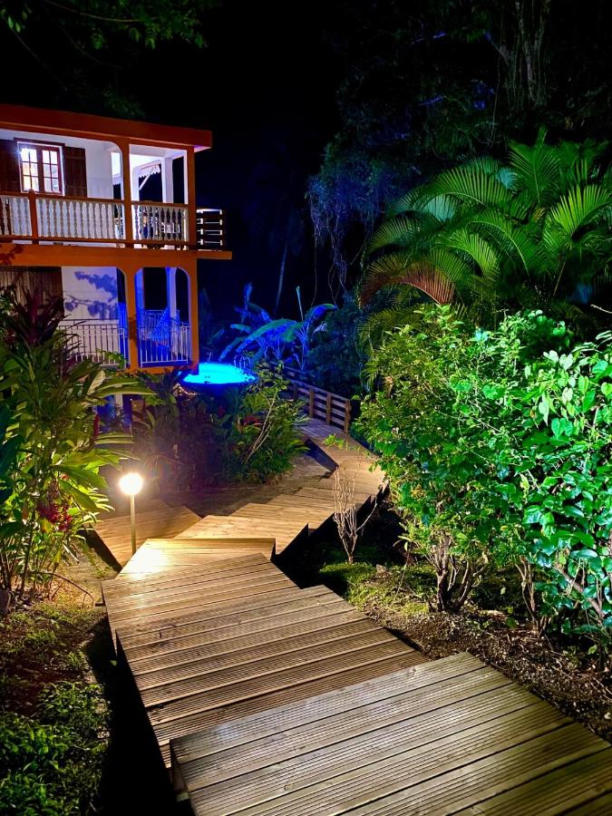 Ti Lodge Nature - milieu de villa - piscine partagée - Ferienwohnung