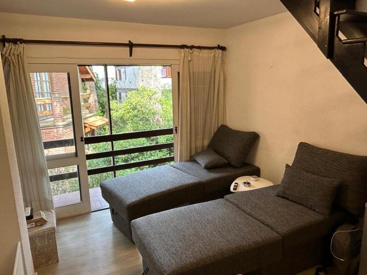 Departamento tipo duplex cerca de todo pero con la tranquilidad del bosque - B&B Pinamar