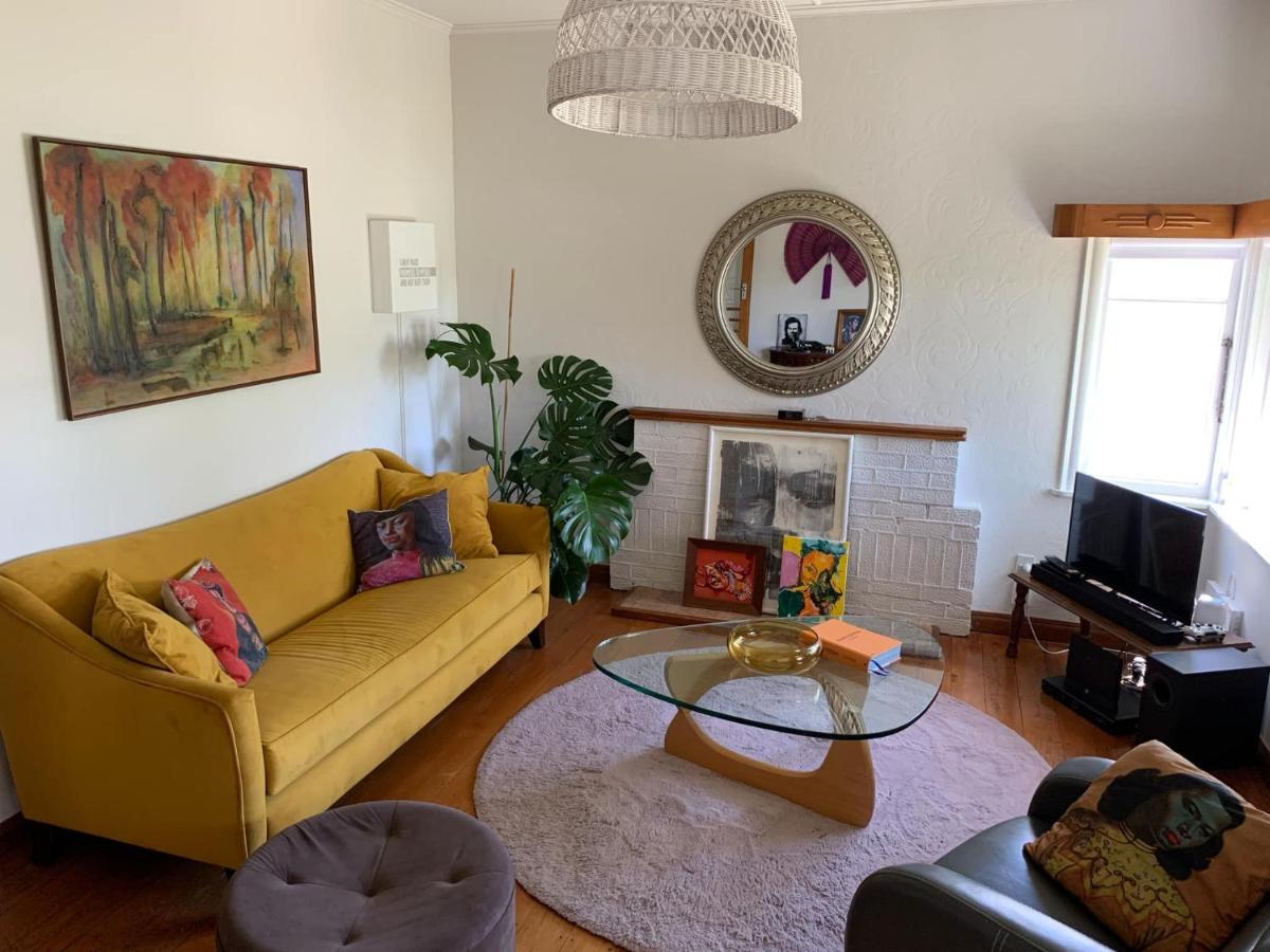 Riverside City Villa with Hot tub - B&B