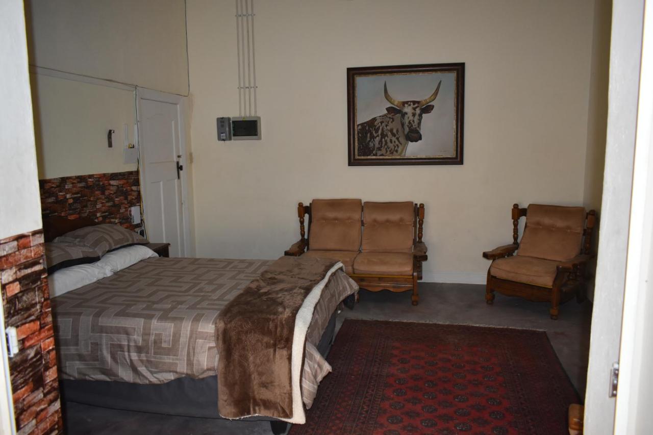 Hantam Kunskamer - B&B Calvinia