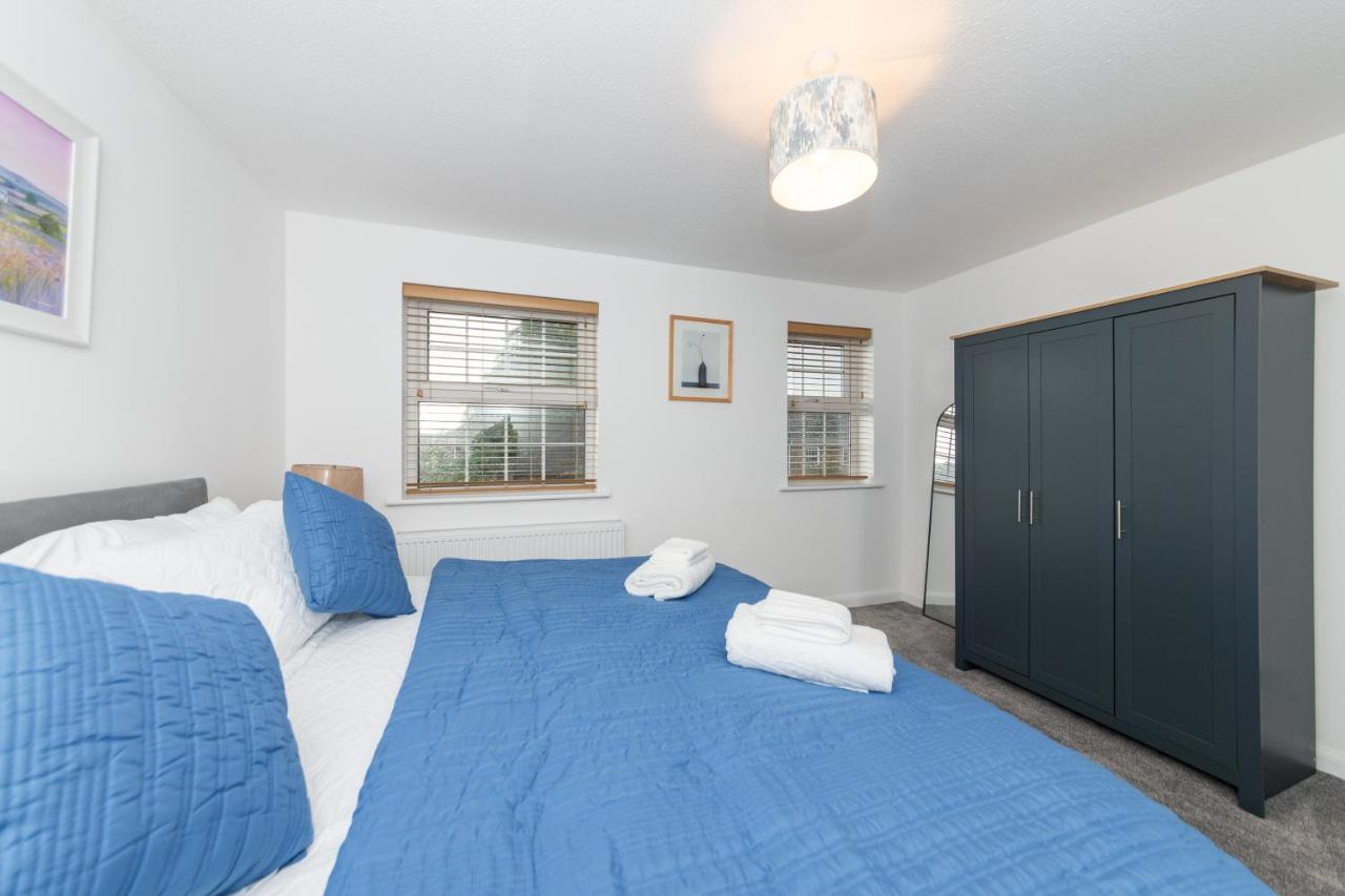 Modern 4Bedroom House Bath Road Reading - Bed and Breakfast