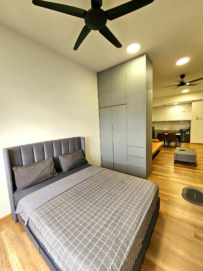Deluxe Double Studio (Low Floor and G Floor Reserved Parking)