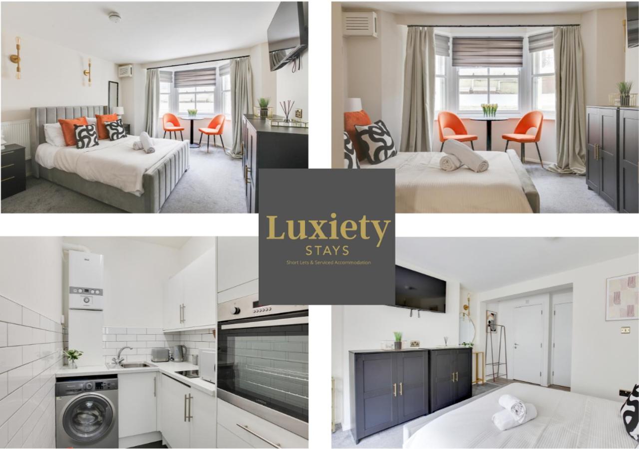 Stylish Studio City Centre Nr High St & Southend Beach by Luxiety Stays - B&B