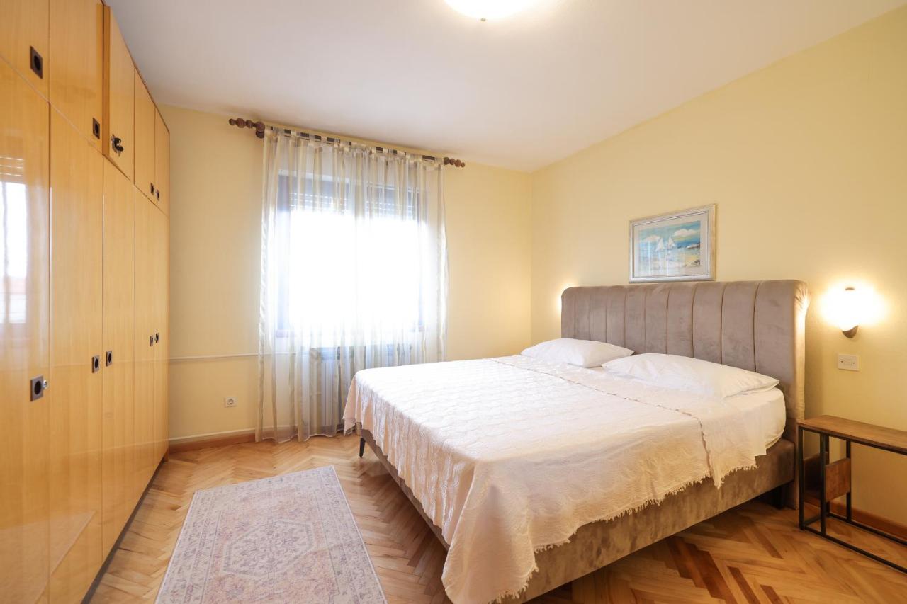 Three-Bedroom Apartment with Balcony