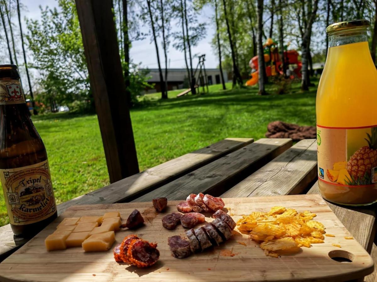 Gîte entièrement rénové - vue plaine de jeux - Chambres d’hôtes Signy-le-Petit