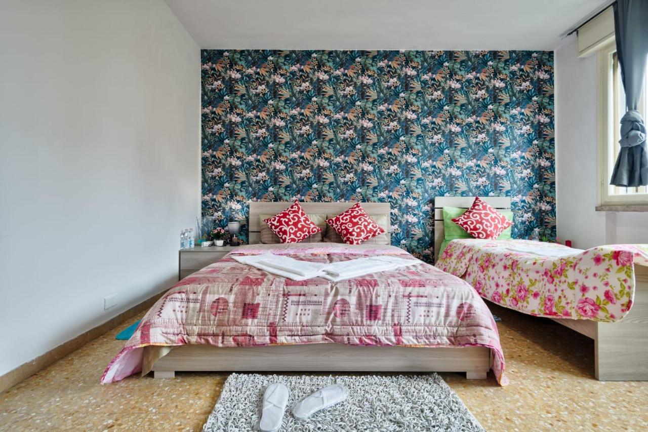Dreibettzimmer mit Gemeinschaftsbad