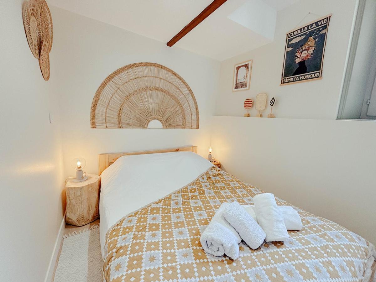 One-Bedroom Apartment with Terrace
