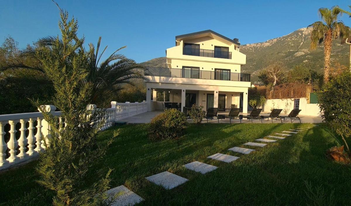 White Deluxe Villa Ölüdeniz - B&B