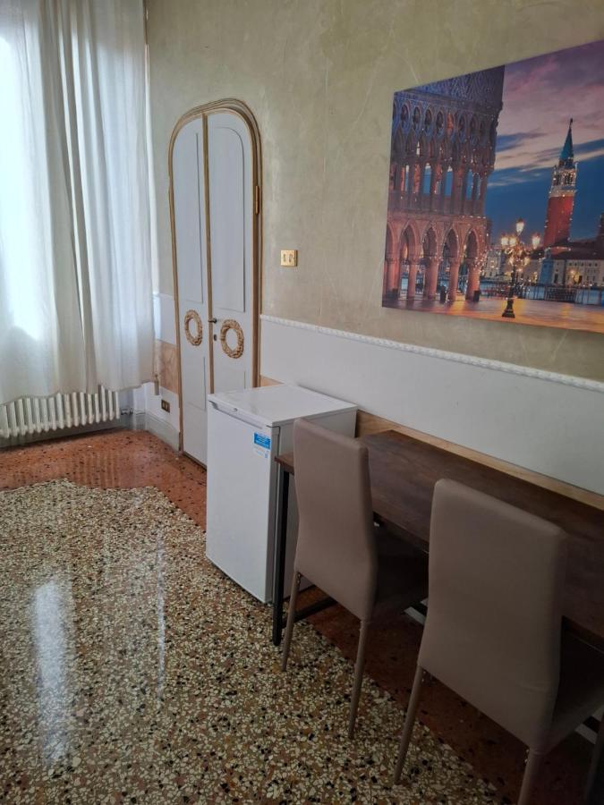 Camera Quadrupla con Bagno in Comune 