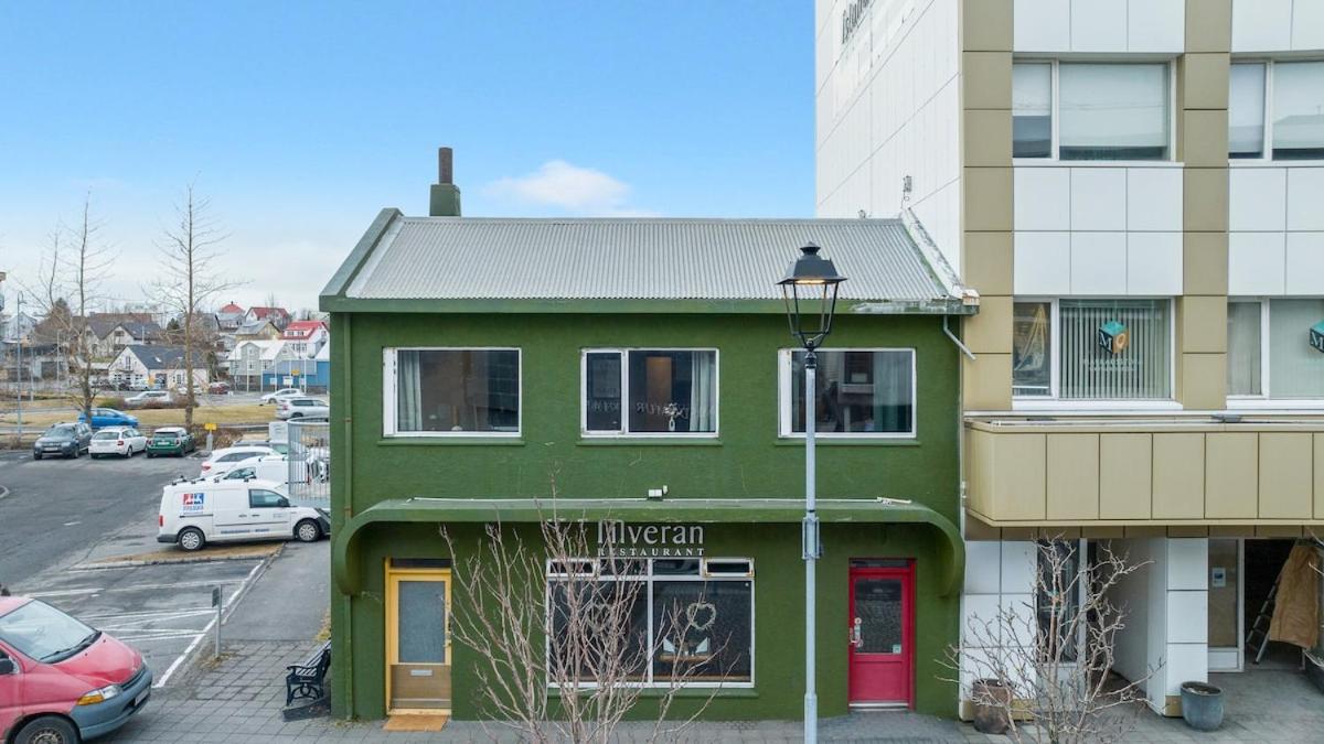 Newly renovated apartment by the sea in Hafnarfjörður - B&B