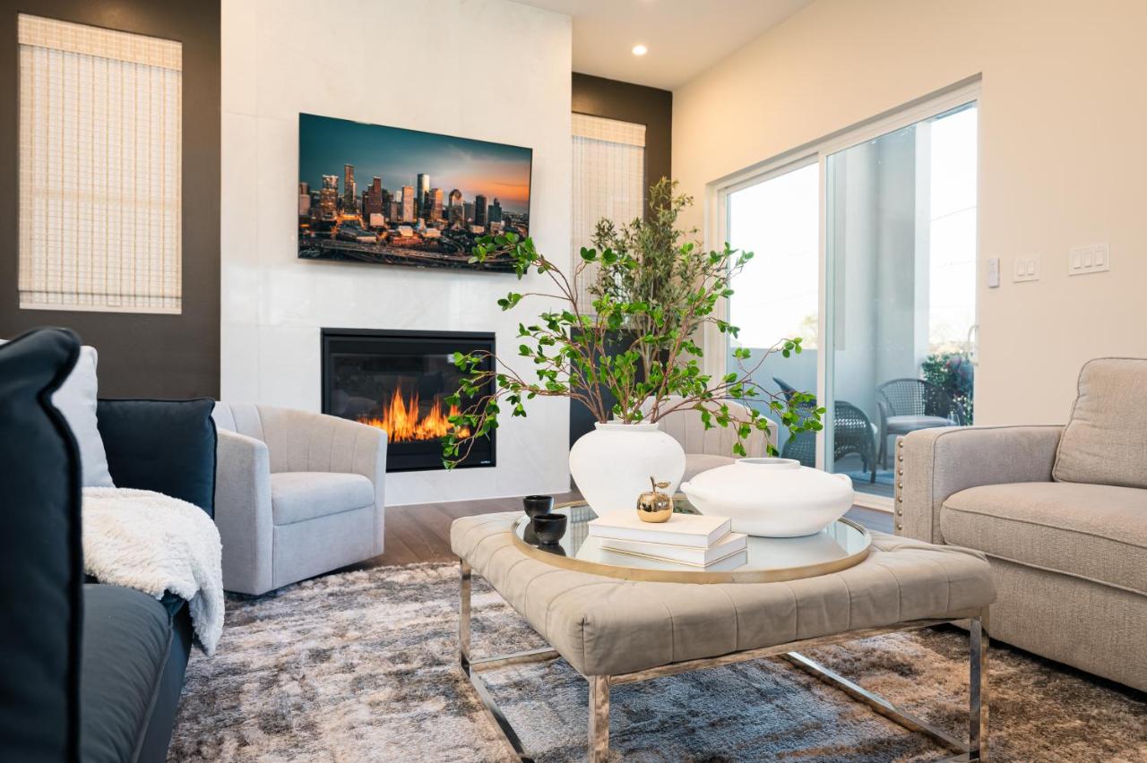 4-Level Modern Luxury w Cozy Rooftop near Downtown - B&B Houston