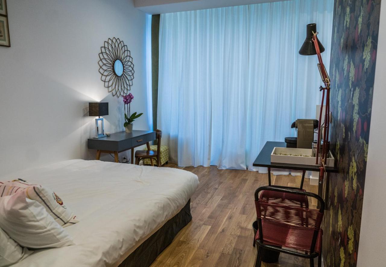 Studio Forbidden fruit