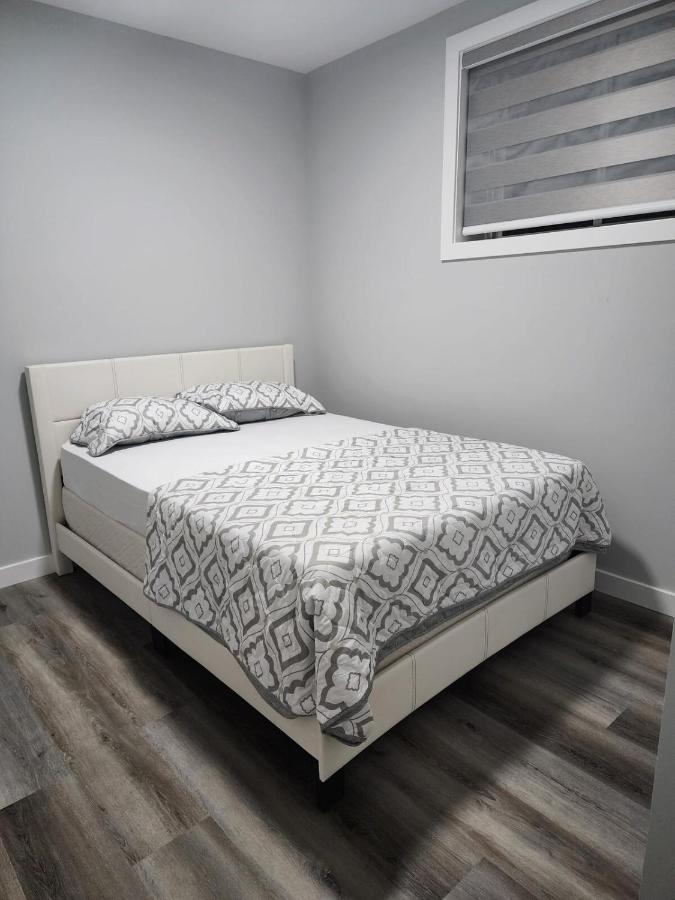 lovely 2bed & 1 Bath Basement Suite for 4 guests - Ferienwohnung Calgary