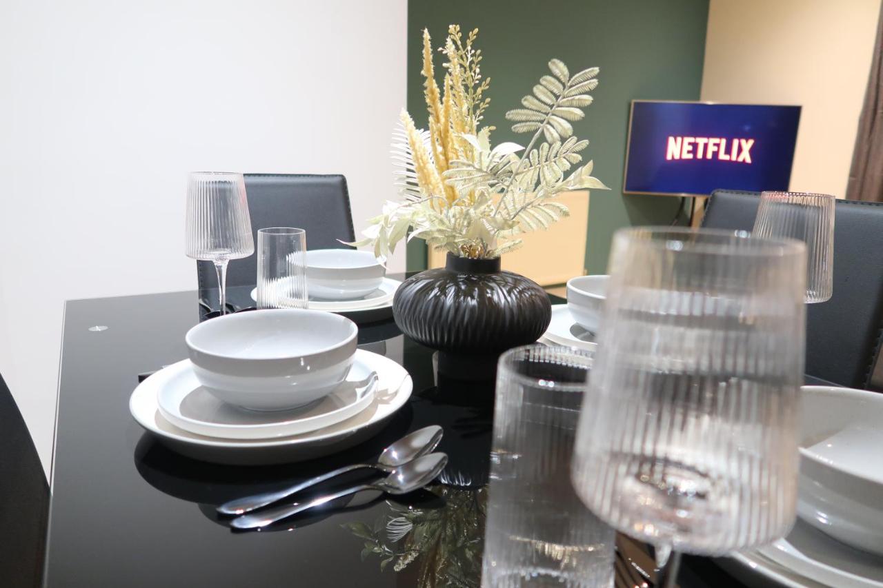 Stylish City-Centre Stay - Ferienwohnung