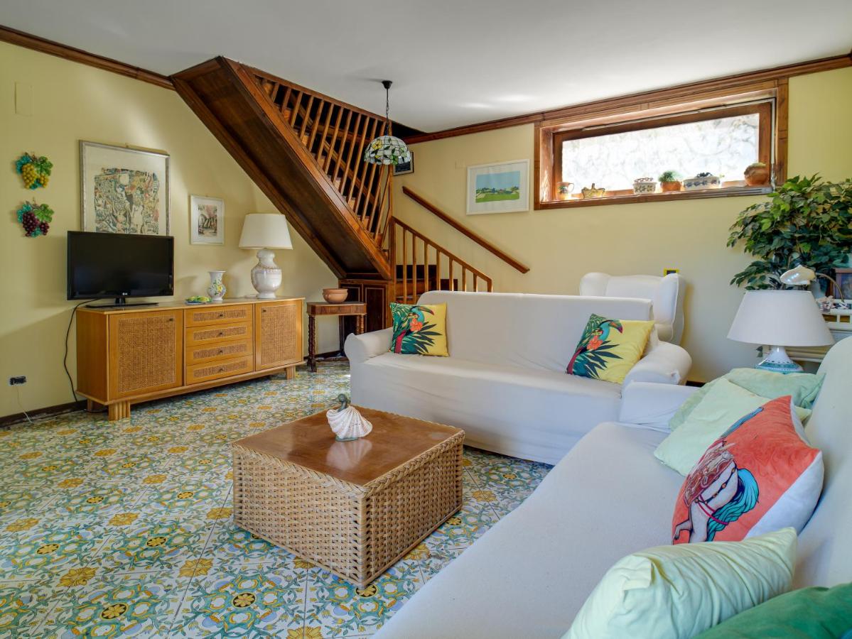 Casa Rossella Casa con giardino by ItalianHost - Ferienwohnung