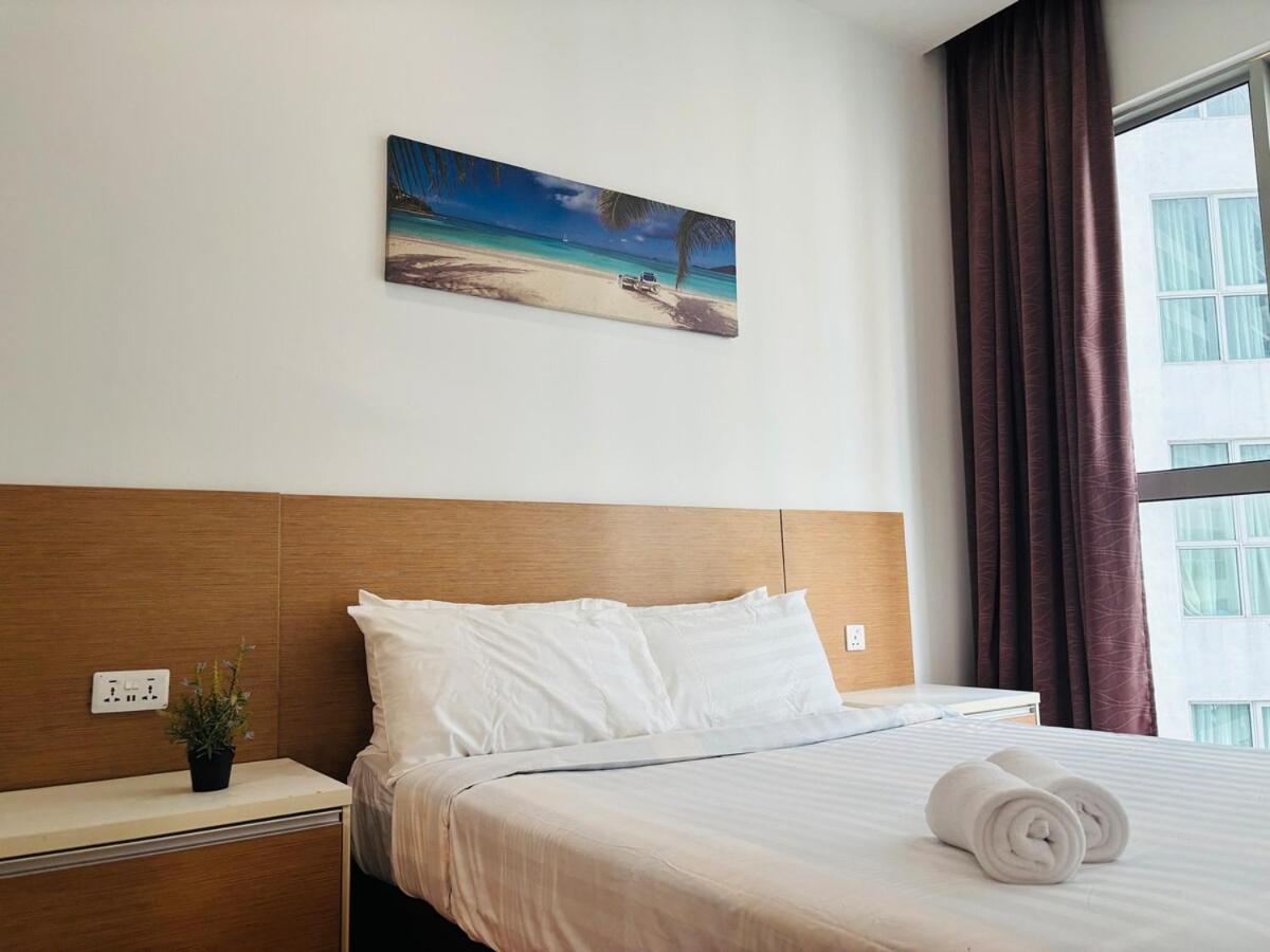 Deluxe One-Bedroom Apartment
