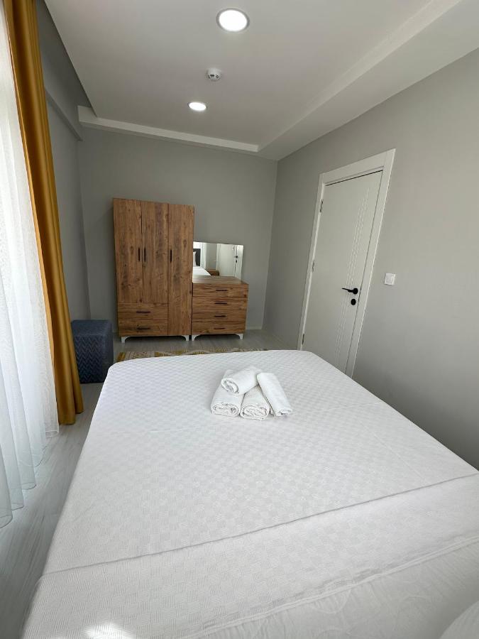Deluxe Studio