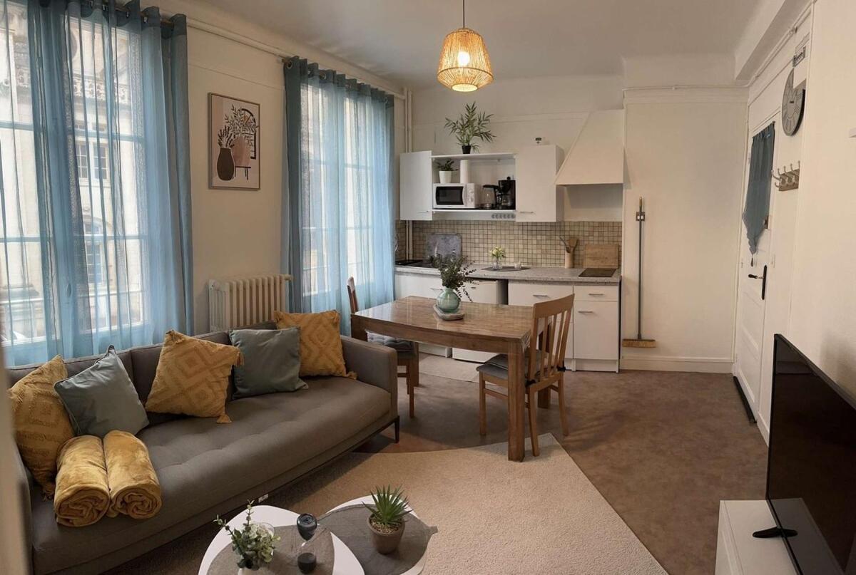 Bright and renovated 2-room apartment, Center - Bed and Breakfast
