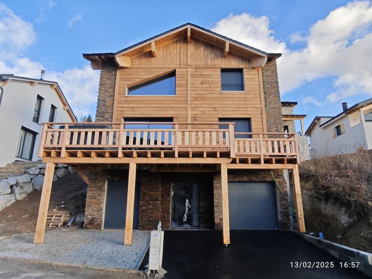 Chalet NEUF Jacuzzi Terrasse Salle jeux proche Font Romeu - Bed and Breakfast Égat