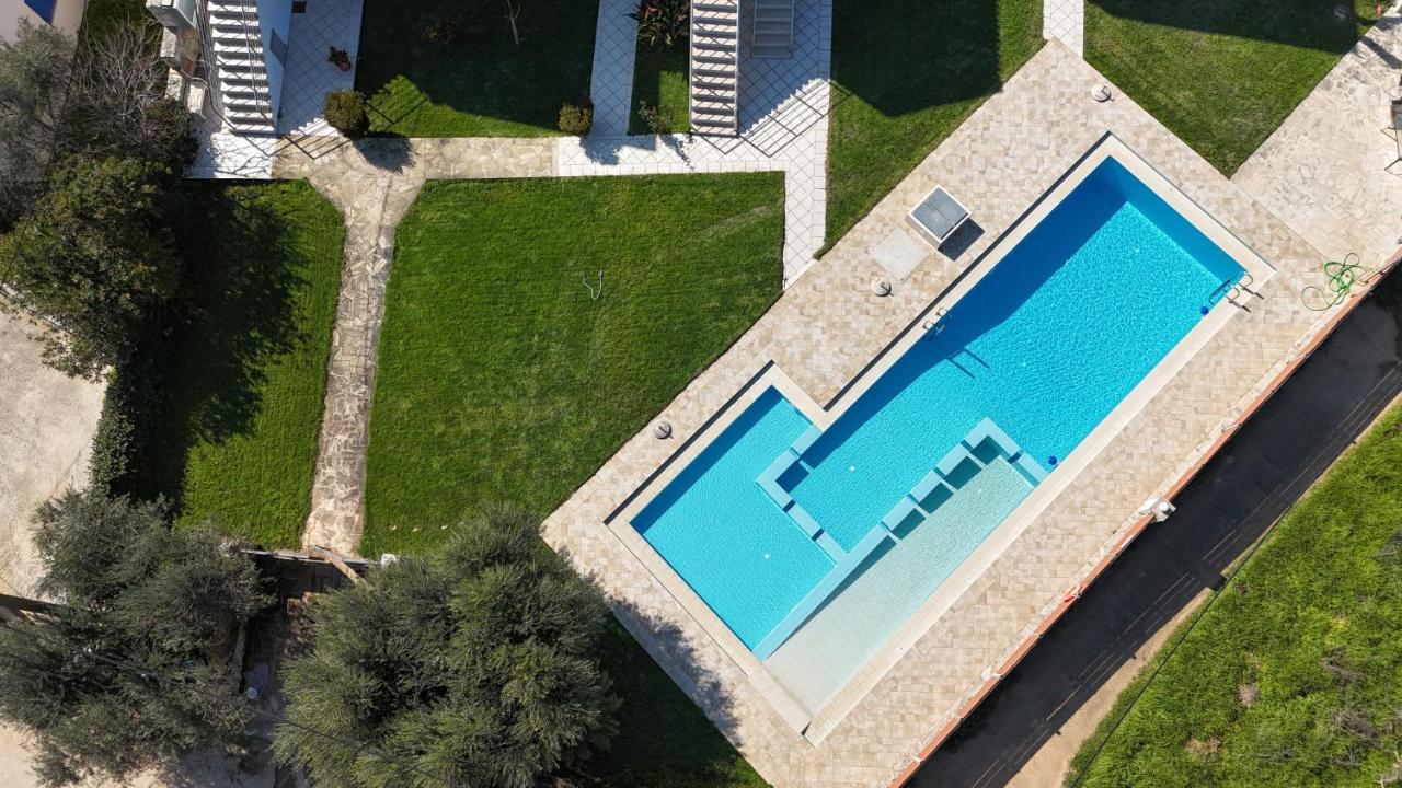 Mati- Cozy apartment- Close to the beach of Almyrida with a shared Pool - Chambres d'hôtes La Canée