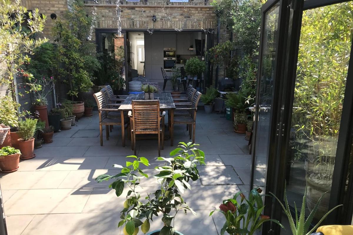 Elegant Garden Flat - Raynes Park - Chambres d’hôtes Raynes Park