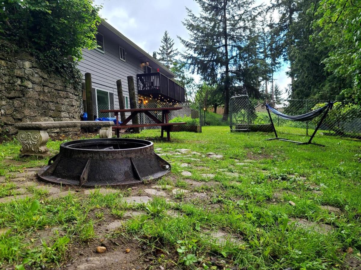 PNW Creekside Escape Relax, Unwind, Explore - Ferienwohnung