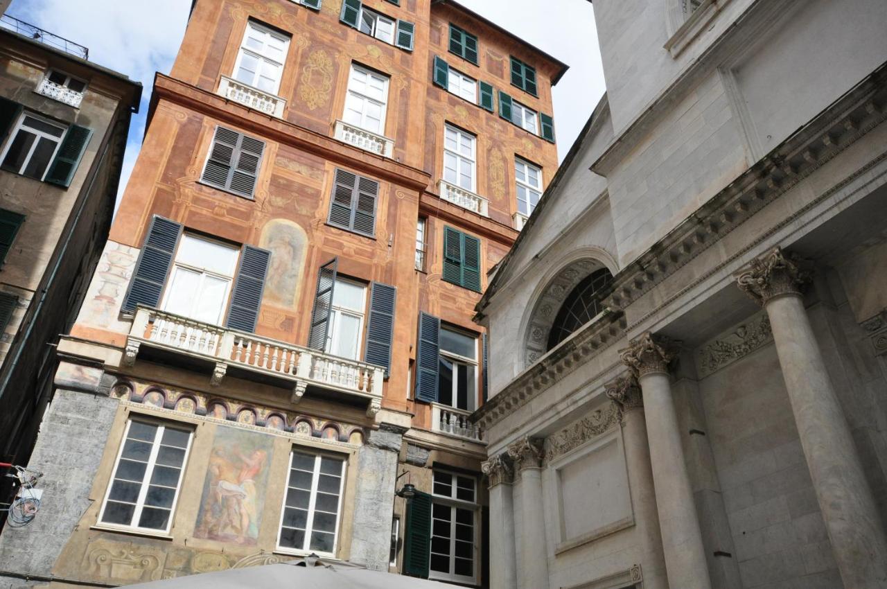 Casa Riccola historic center apartment near the Aquarium with elevator - B&B