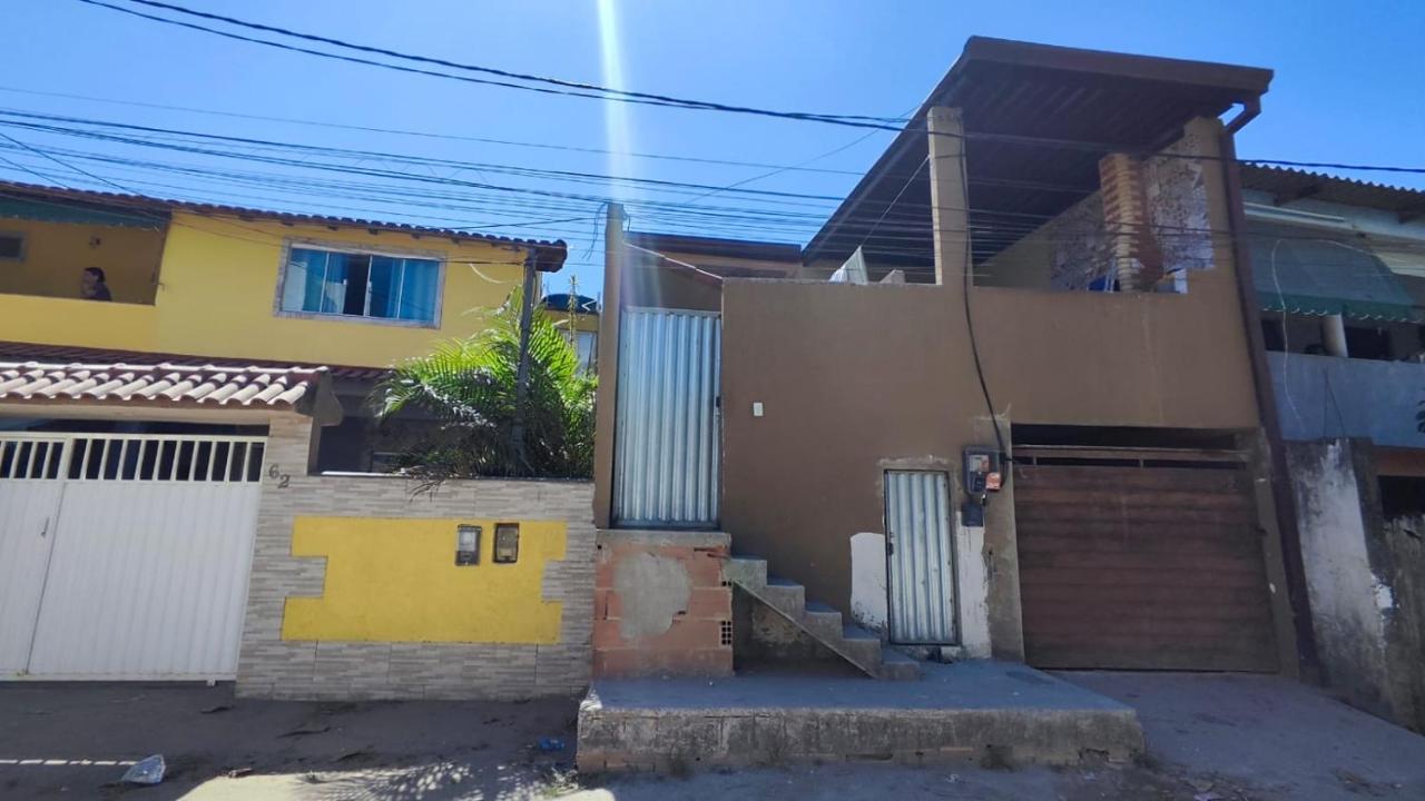 Casa com 2 banheiros, 3 Quartos e Churrasqueira - B&B