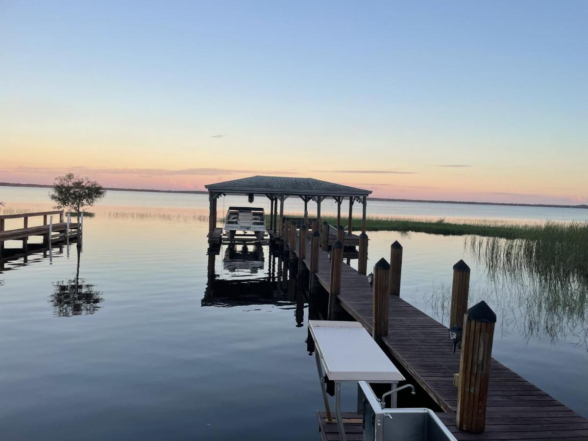 The Lake House on Lake Rosalie - Chambres d’hôtes Lake Wales