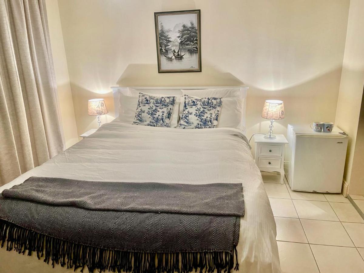 Queen Room with Spa Bath
