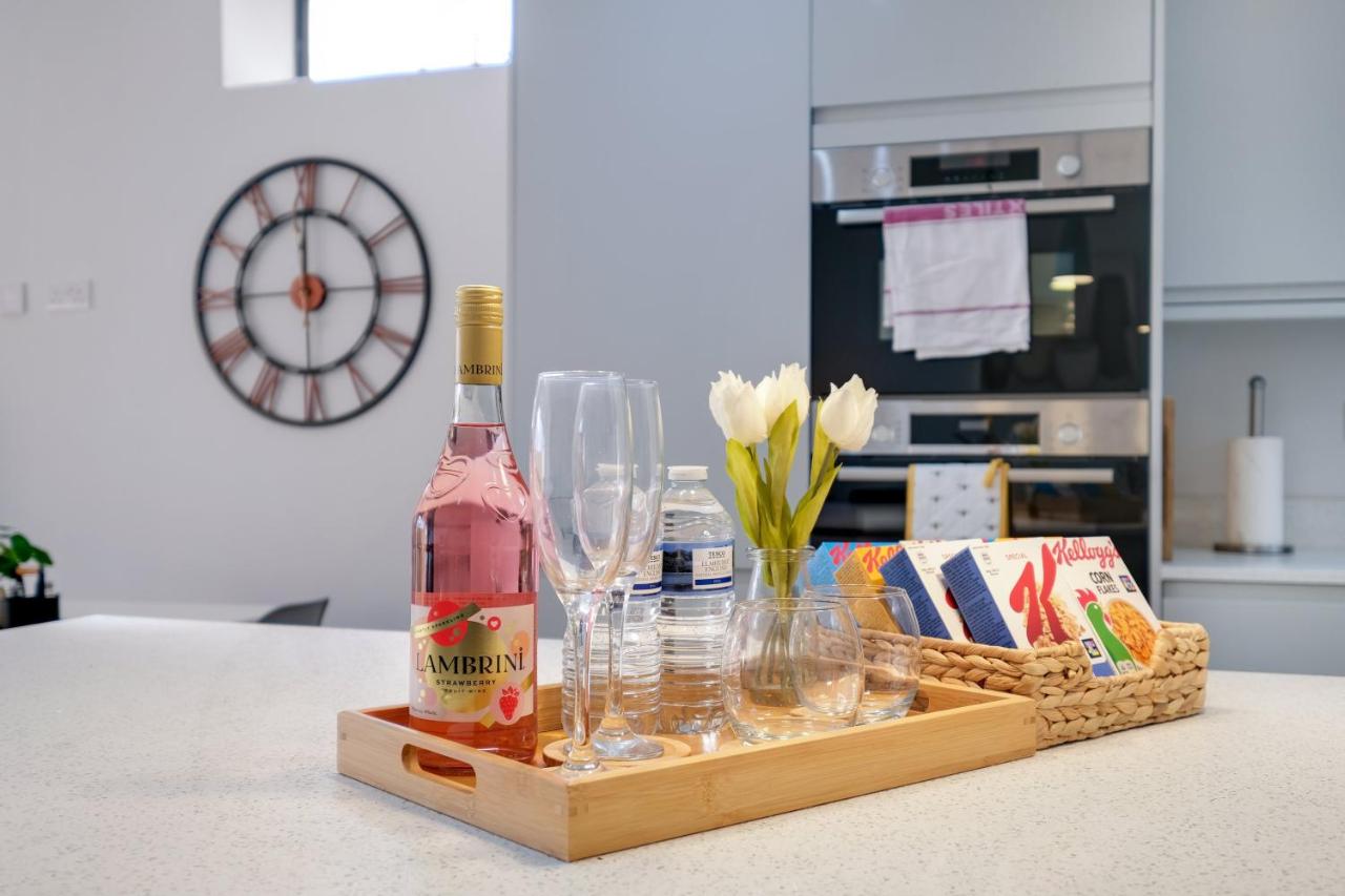 Luxury 5 Bedroom, 4 Bathroom Home in Purley - Chambres d’hôtes Purley