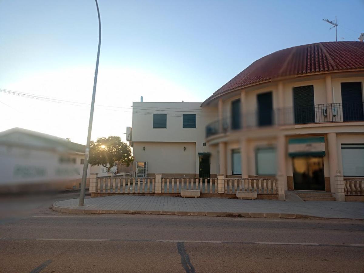 Pensión Crisjomar - Bed and Breakfast Villamuelas