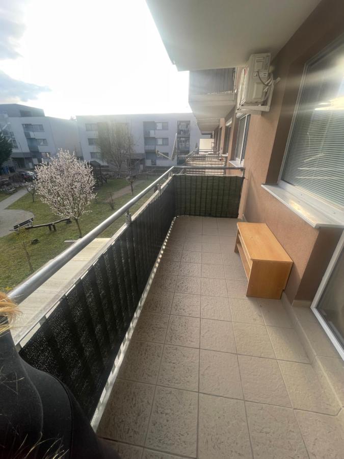 Moderný 3i byt s balkónom - Bed and Breakfast