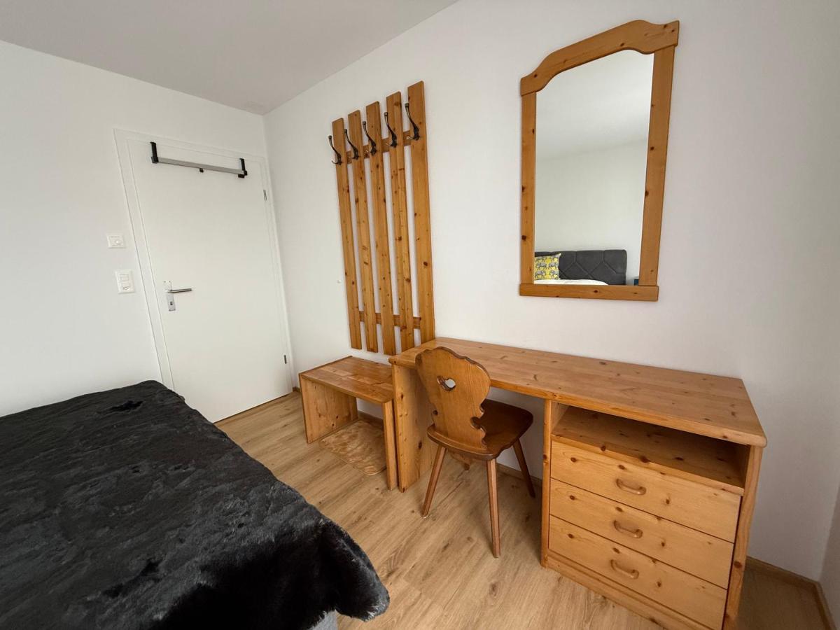 Chambre Lit Queen-Size avec Balcon