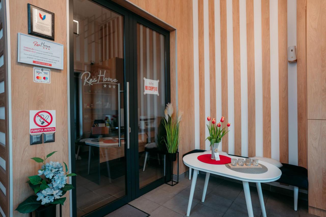 ResHome Apartments&Rooms - B&B Focșani