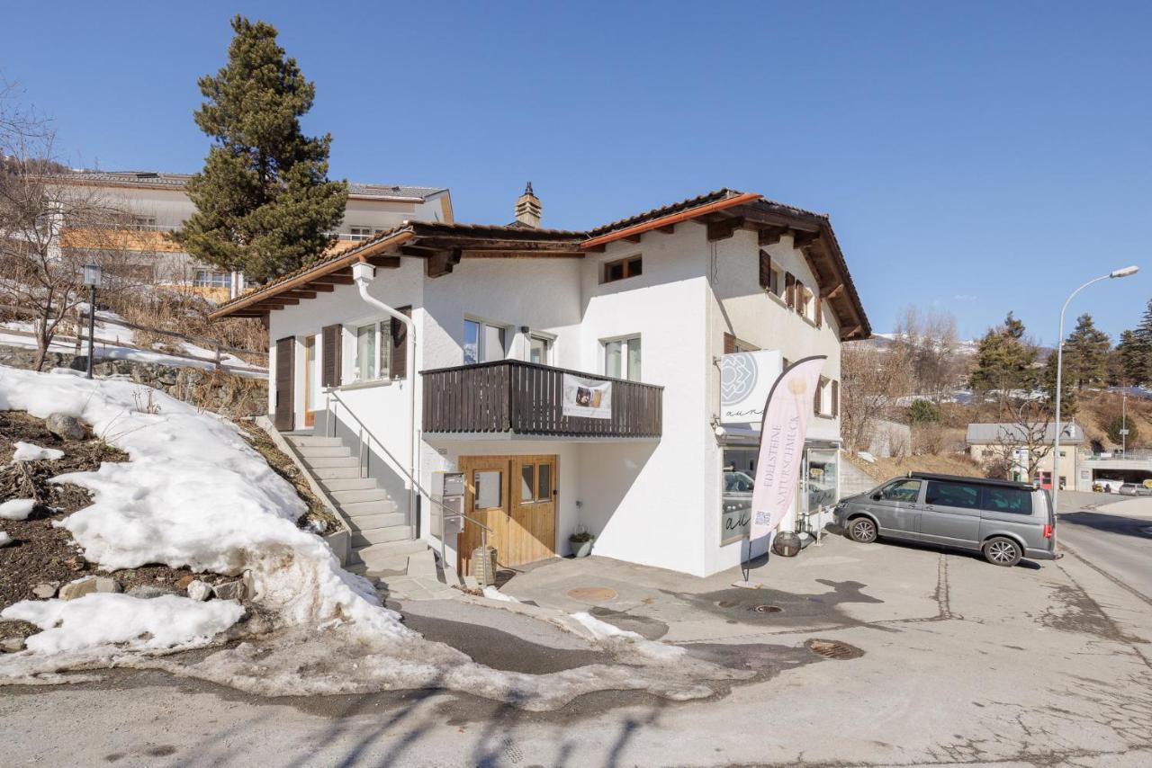 Bergjuwel Aura - Schneequarz - B&B Scuol