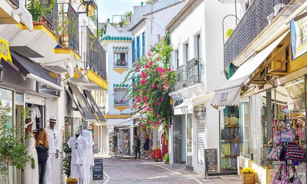 Best Location Rents Fast Better Bookings - Bed and Breakfast Marbella