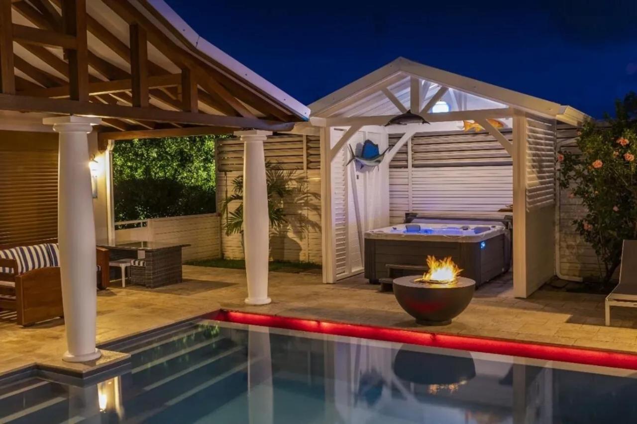 Villa charmante à Le Lamentin avec piscine - B&B Le Lamentin