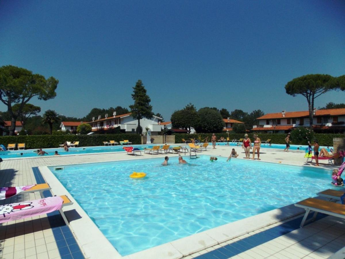 Resort with shared garden and swimming pool - B&B Bibione