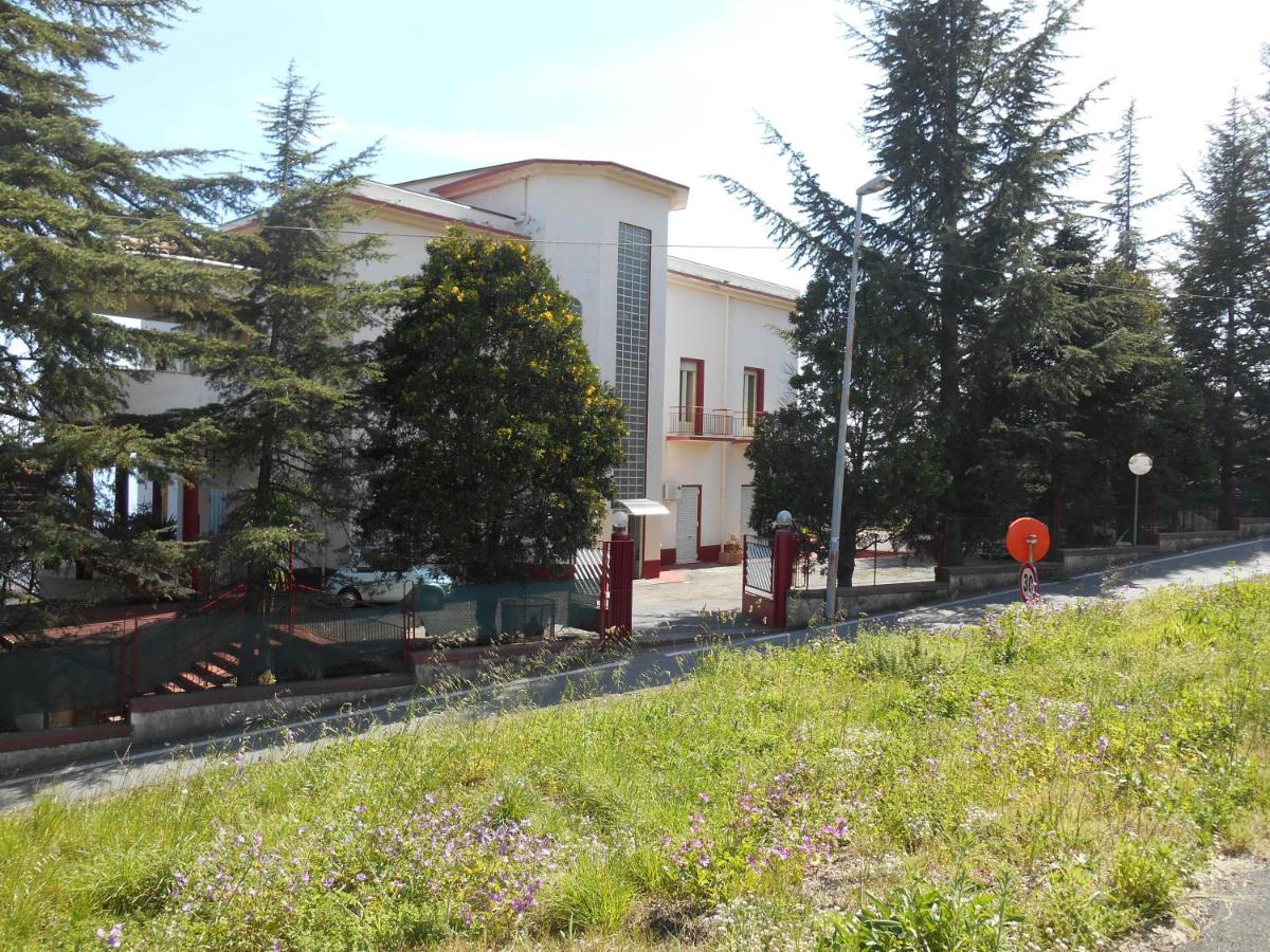 Al Villino Sunshine in villa con piscina ed idromassaggio - B&B