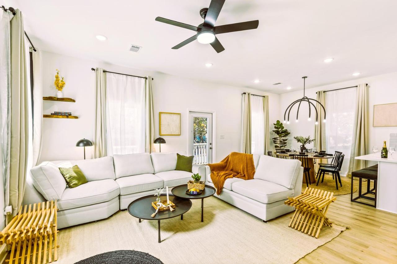 4BR Sleeps 12 Walk to Beach Pool Yard Dogs New 2023 Build - B&B Galveston