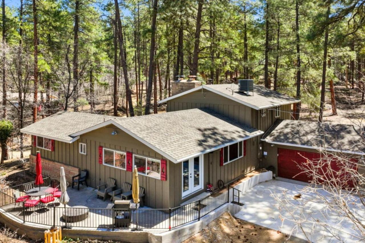 Pine Cone Lodge Fire Pit BBQ Ping Pong - B&B Prescott