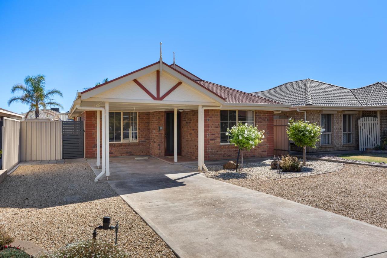Moana Hideaway - 3BR, BBQ, Parking - B&B