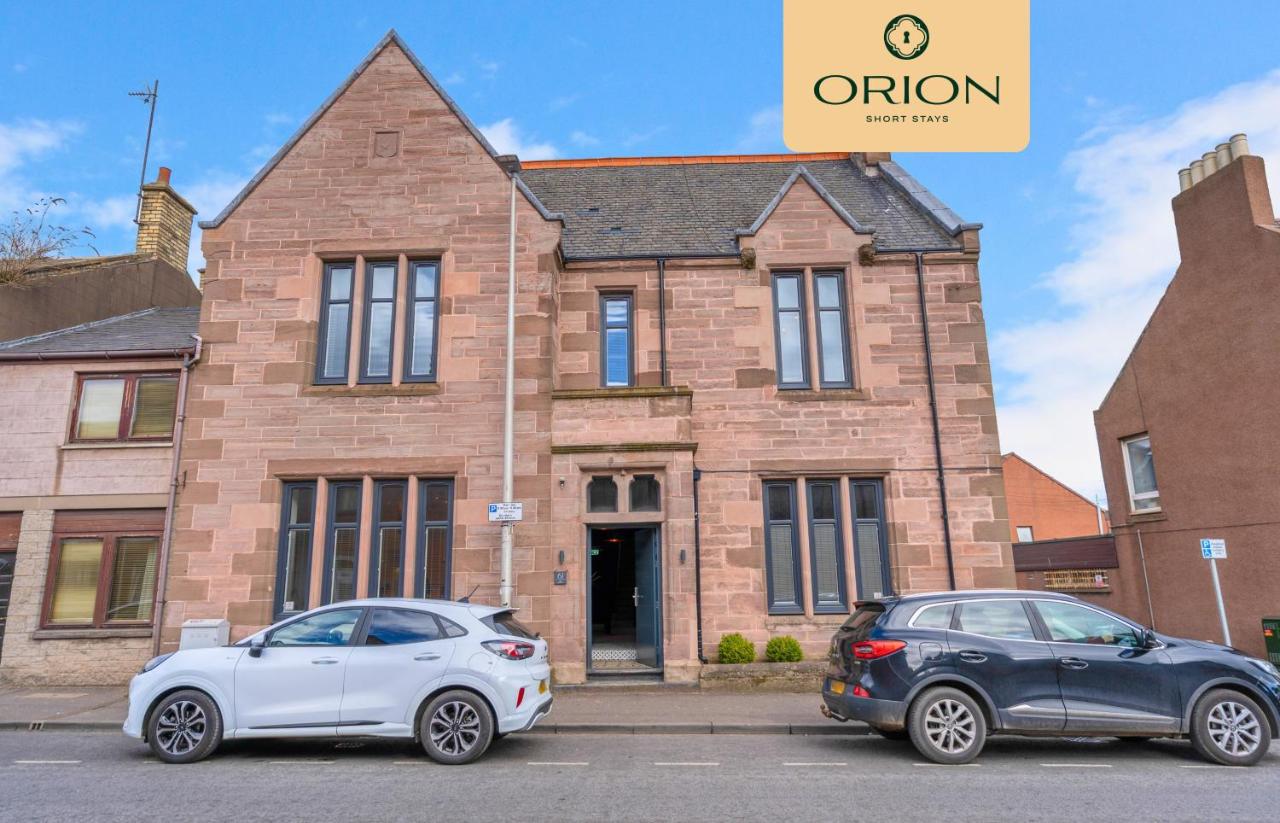 The Kepties No 2, Ground Floor Luxury Serviced Apartment by ORION SHORT STAYS - B&B Arbroath